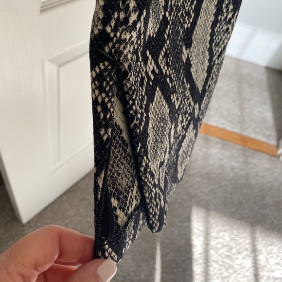 Alice and Olivia Size 4 Python Print - Picture 3 of 3